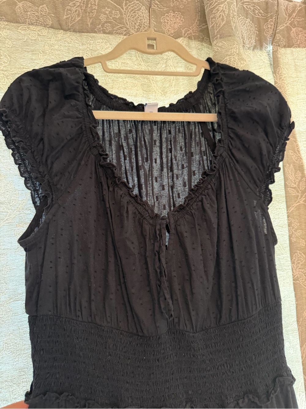 Old Navy Black Maxi Dress with V-Neck and Cap Sleeves - Picture 2 of 6
